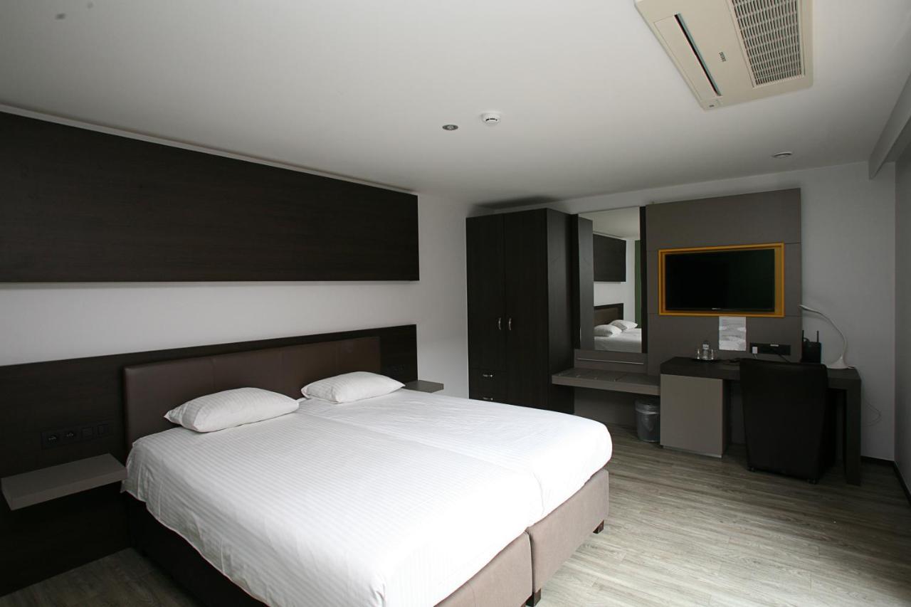 Hotel Au Prince Royal Leopoldsburg Eksteriør billede